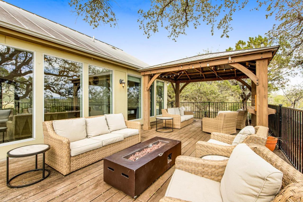 Вилла Cliff Side Oasis Spicewood Экстерьер фото