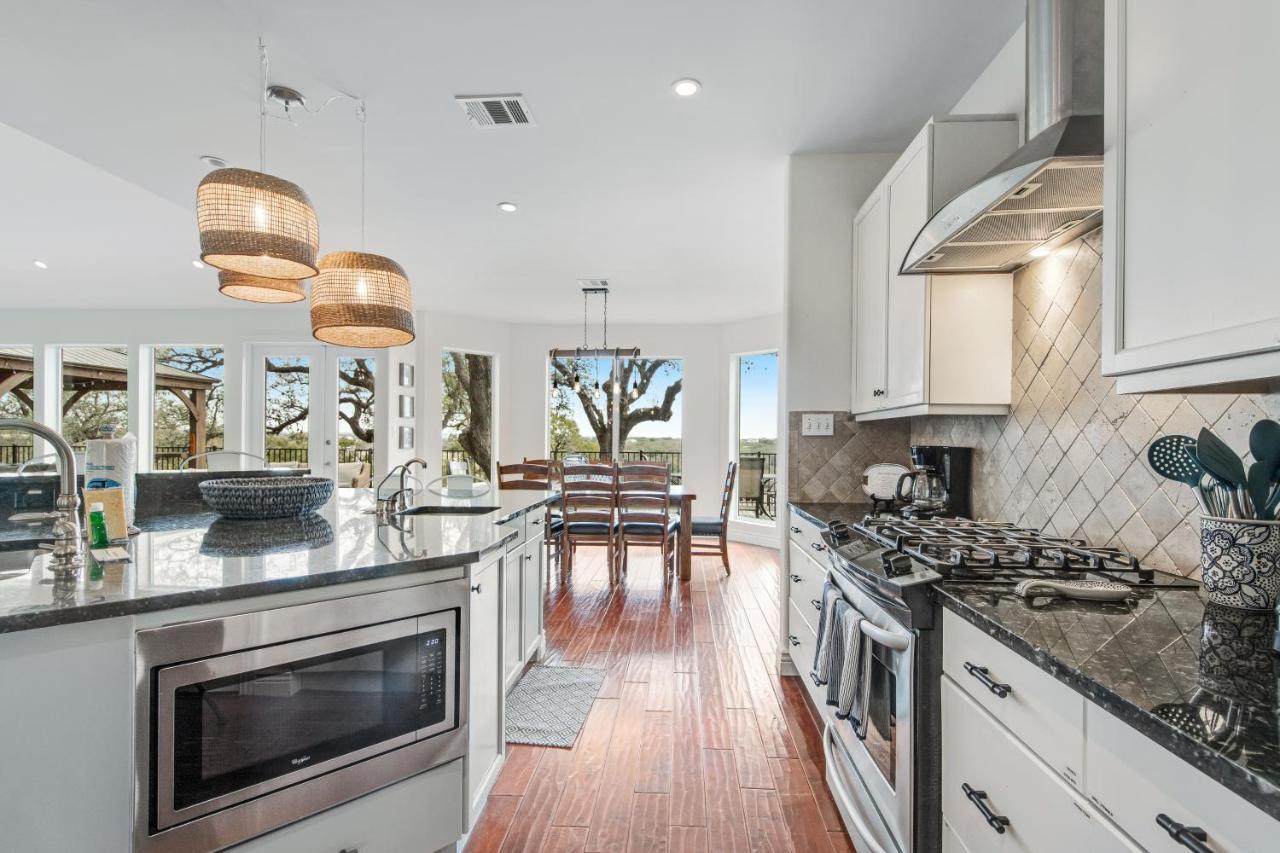 Вилла Cliff Side Oasis Spicewood Экстерьер фото