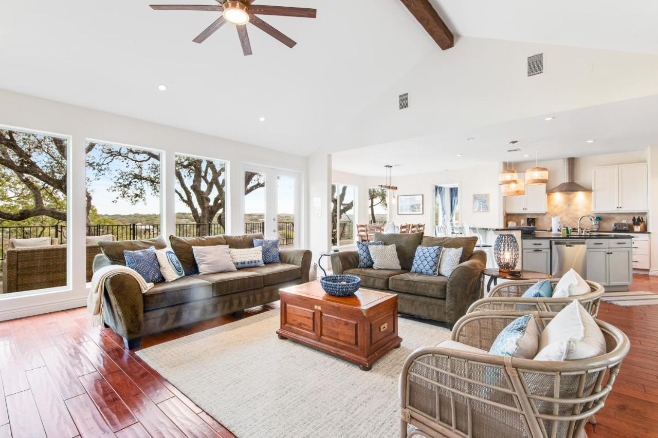 Вилла Cliff Side Oasis Spicewood Экстерьер фото