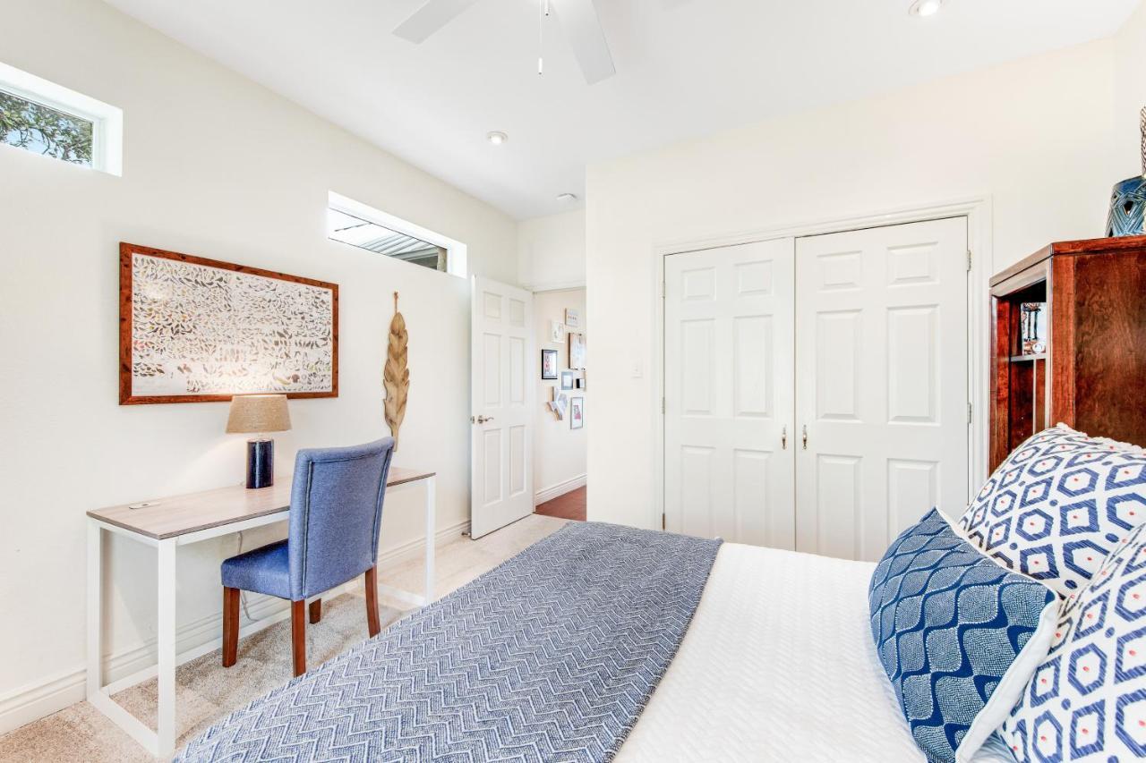 Вилла Cliff Side Oasis Spicewood Экстерьер фото