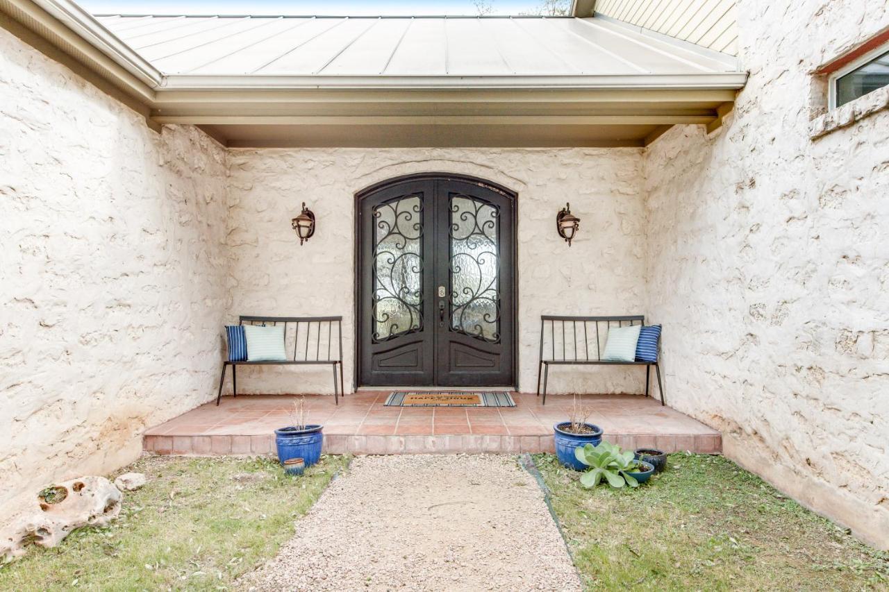 Вилла Cliff Side Oasis Spicewood Экстерьер фото